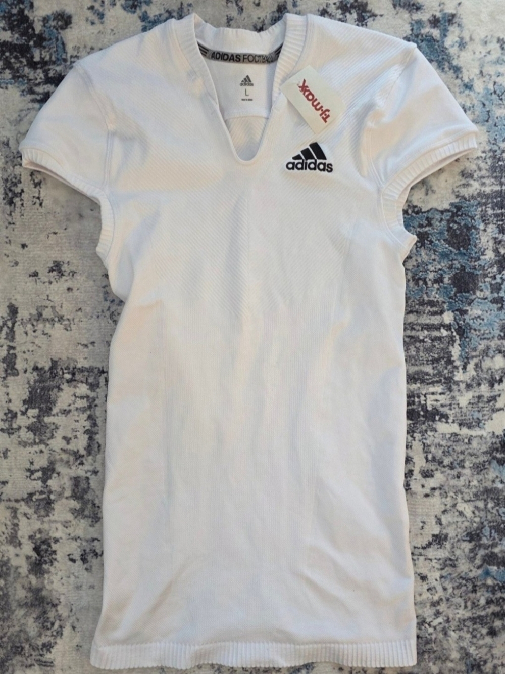 💥💥3 For $30💥💥 Adidas White Ribbed V-Neck Athletic Top